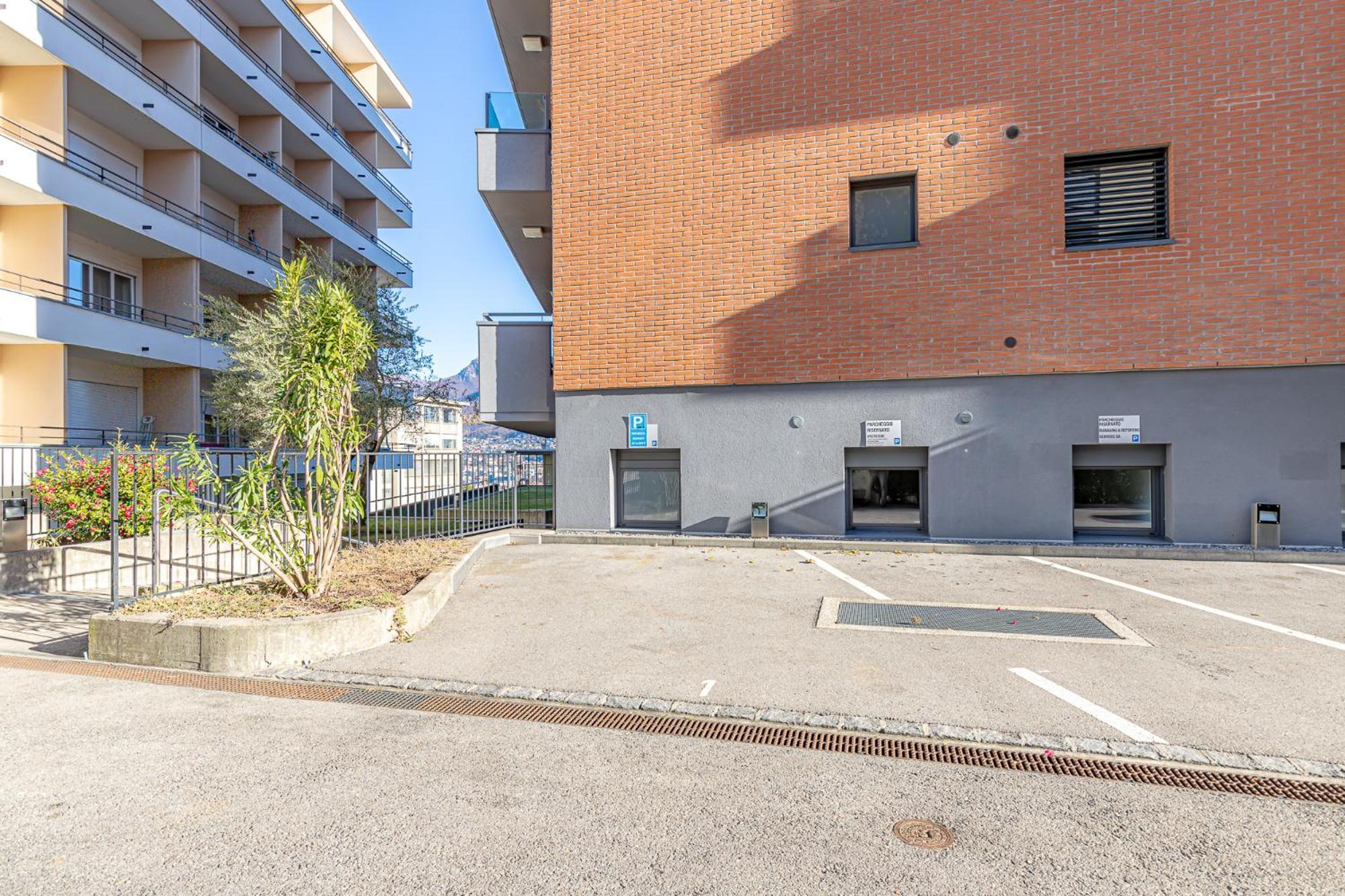 Imperial Of Lugano 3 With A Lake View Behind The Station And 10 Min From The Lake Of Lugano Exteriör bild