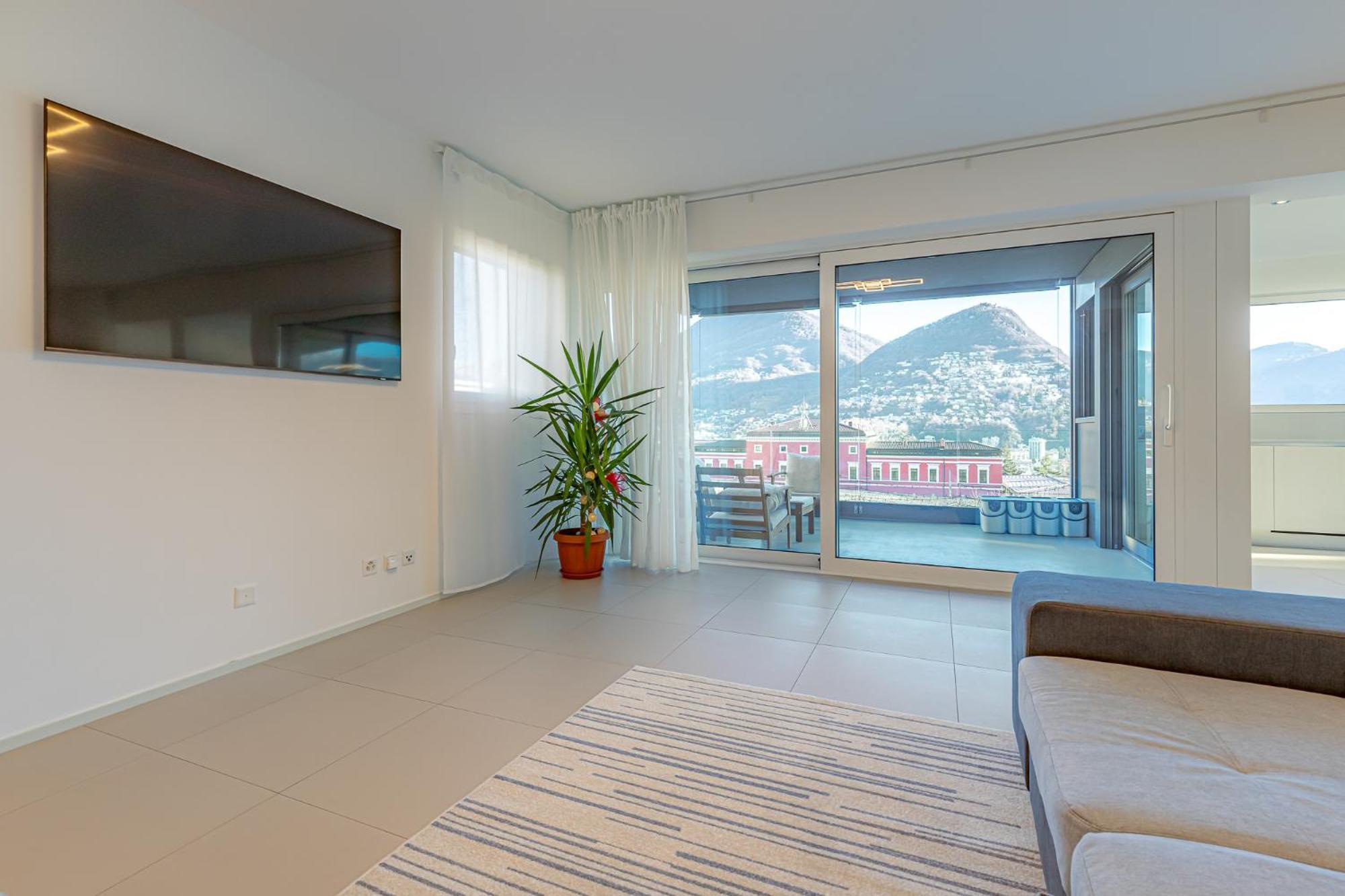Imperial Of Lugano 3 With A Lake View Behind The Station And 10 Min From The Lake Of Lugano Exteriör bild