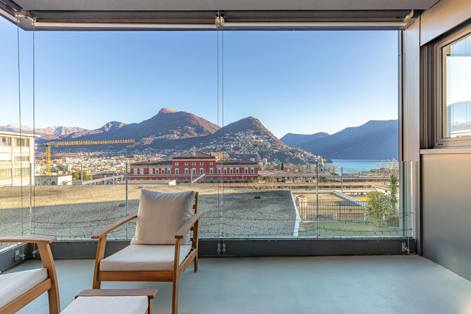 Imperial Of Lugano 3 With A Lake View Behind The Station And 10 Min From The Lake Of Lugano Exteriör bild