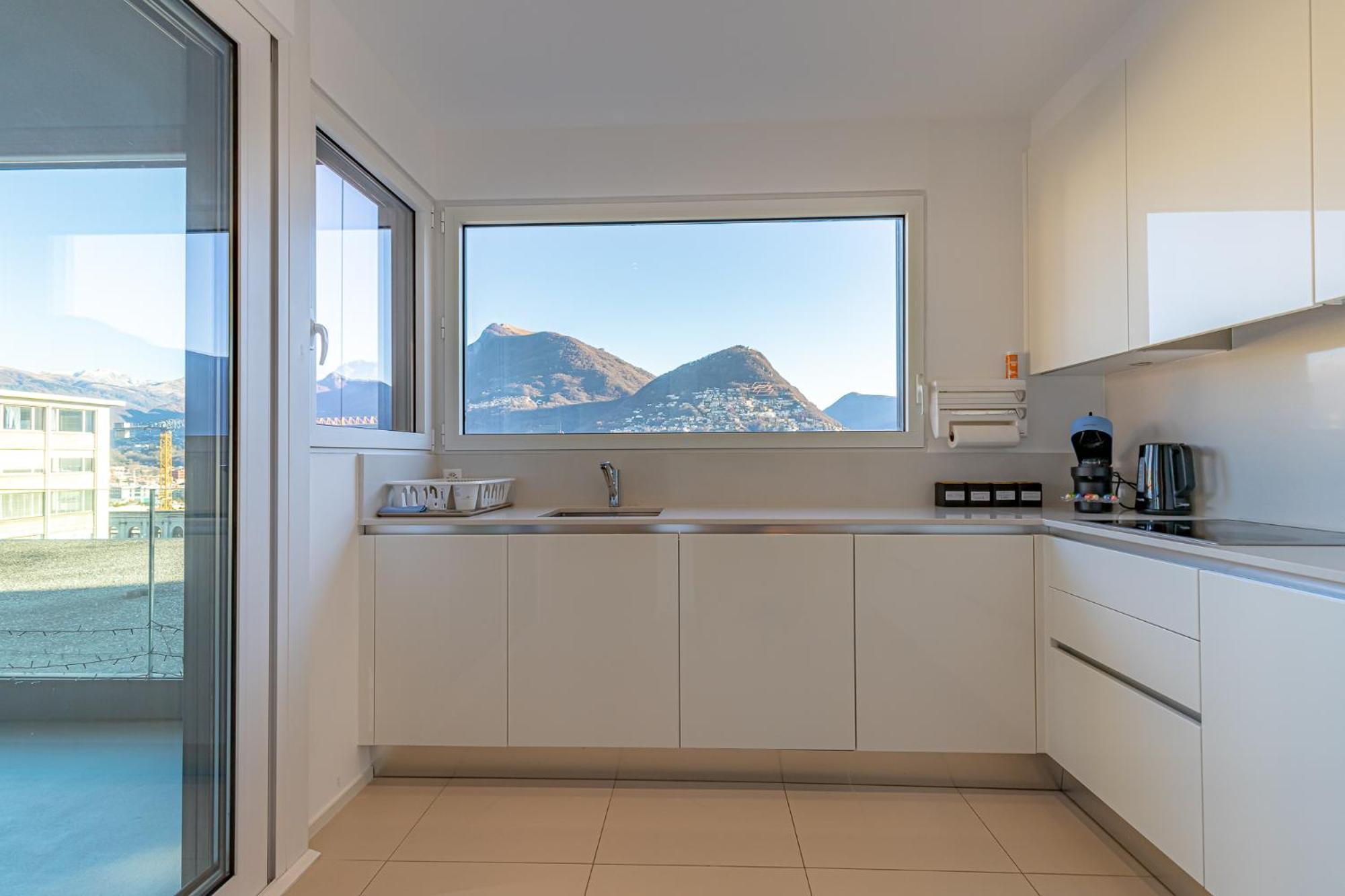 Imperial Of Lugano 3 With A Lake View Behind The Station And 10 Min From The Lake Of Lugano Exteriör bild